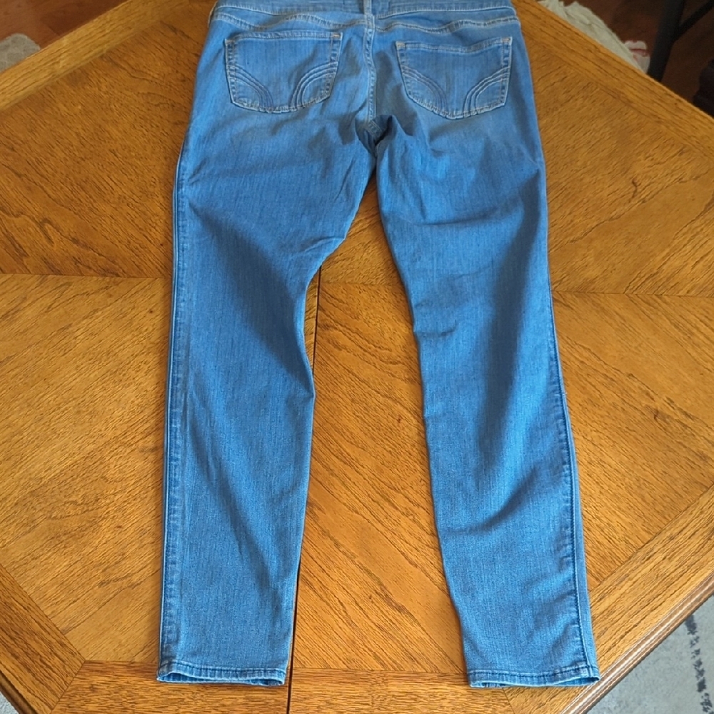 Hollister Women's Light Denim Skinny Jeans - Picture 6 of 10